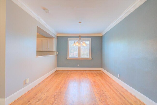 Building Photo - 1603 Heights Blvd
