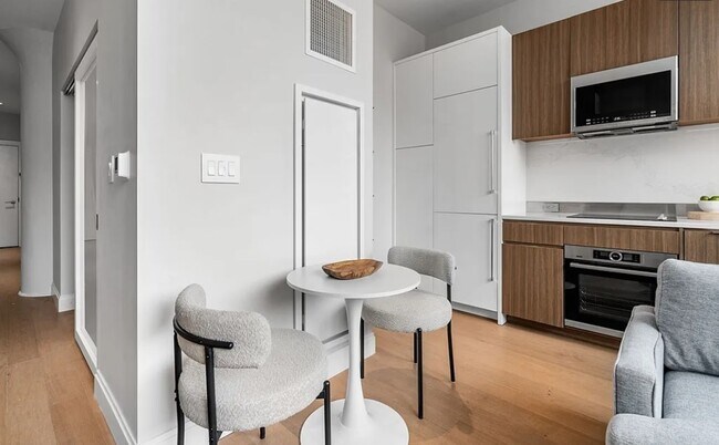 Foto del edificio - 2511 W Sunflower Ave