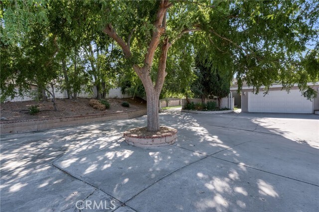 Building Photo - 5165 Pearblossom Dr