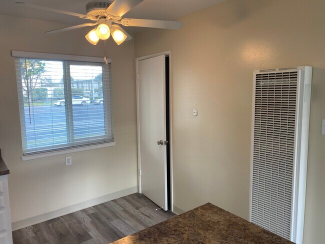 Foto del edificio - 3331 Princeton Way