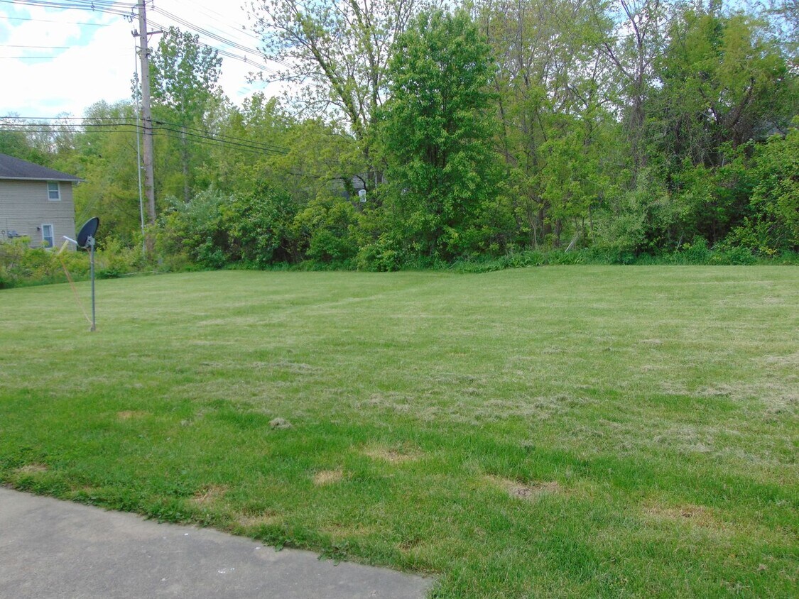 Building Photo - Nice 3 Bed 1.5 Bath Duplex SW Columbia!