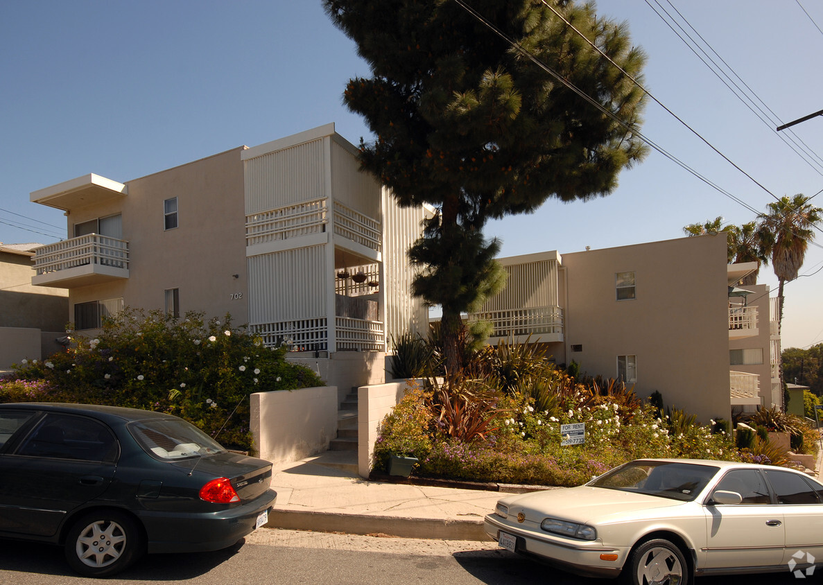 Primary Photo - 702 W Hamilton Pl