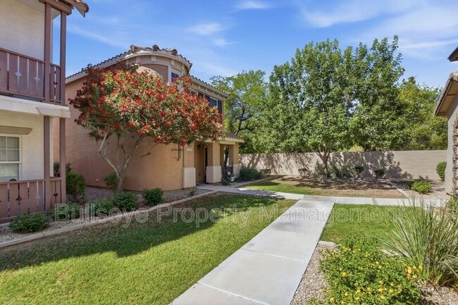 Building Photo - 1380 S Sabino Dr