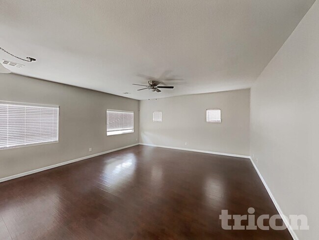 Foto del edificio - 717 Horse Stable Ave