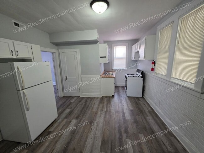 Building Photo - 3944 Alder St