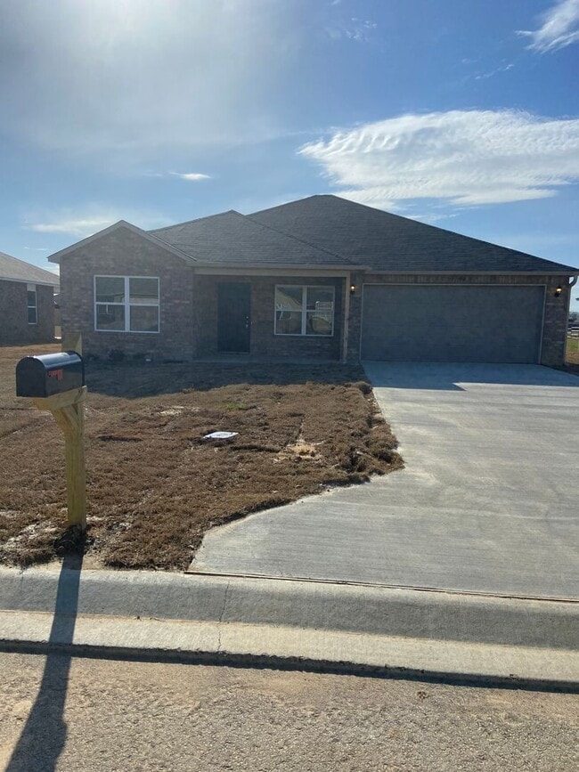 Building Photo - 3717 Keeneland Dr