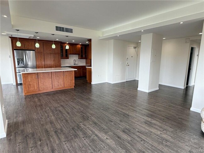 Foto del edificio - 10787 Wilshire Blvd