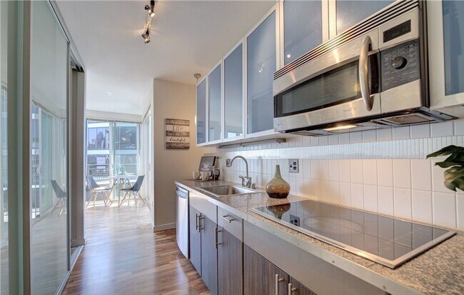 Building Photo - SEATTLE WATERFRONT CONDO FOR RENT w VIEWS!