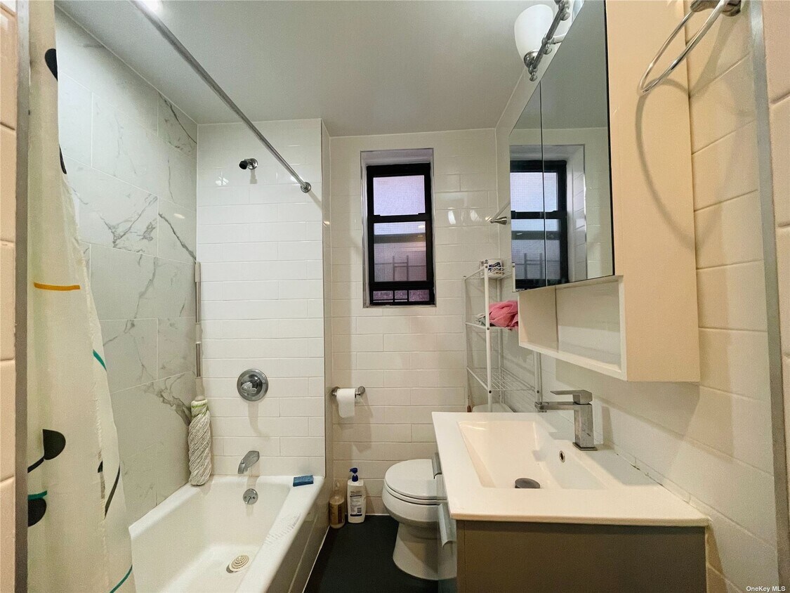 Foto del edificio - 133-17 Sanford Ave