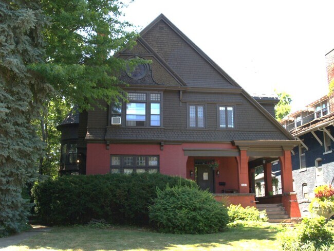 Foto del edificio - 390 Linwood Ave