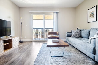 Building Photo - 600 Edgewater Blvd