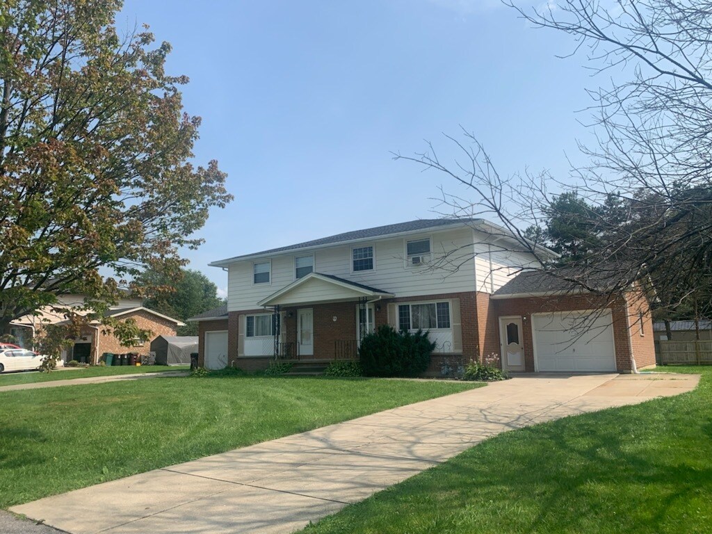 Foto principal - 6131 New Taylor Rd