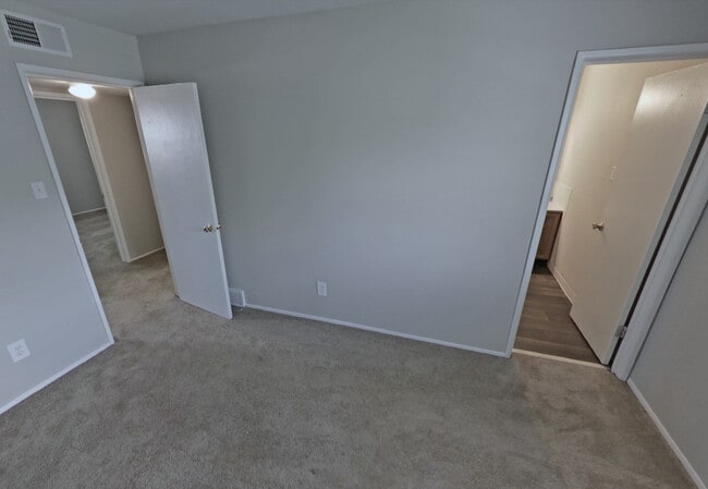Building Photo - The Groves Apartments and Townhomes