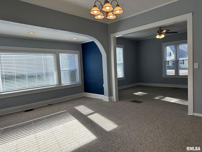 Foto del edificio - 146 N State St