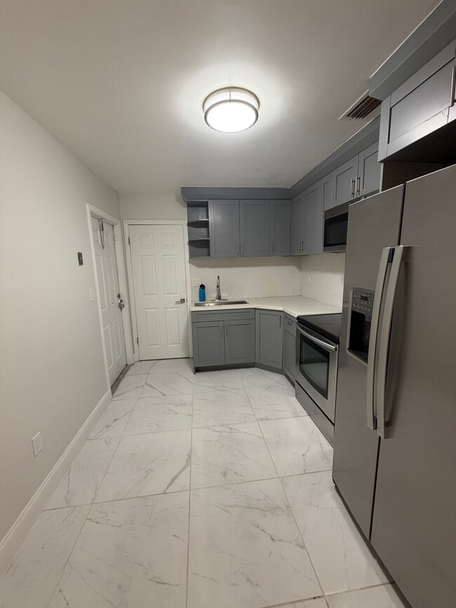 Foto del edificio - 815 SW 5th Ct