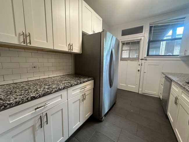 Building Photo - 2230 Sherman Ave