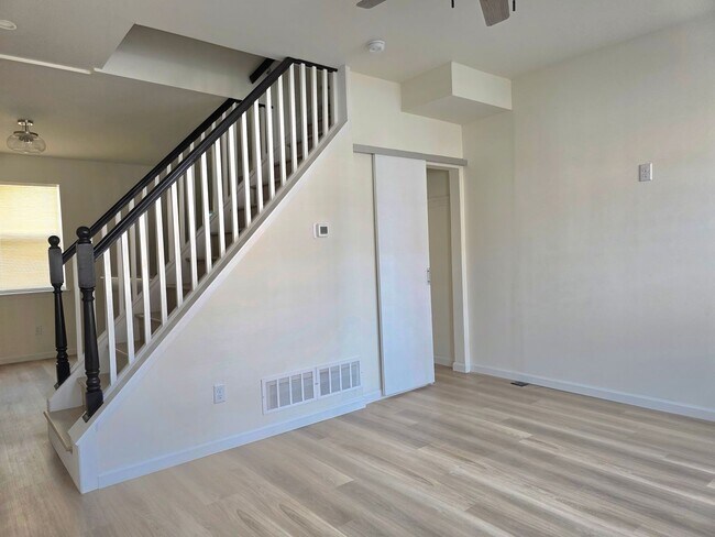 Foto del edificio - Fully Renovated 2 Bedroom 1 bath