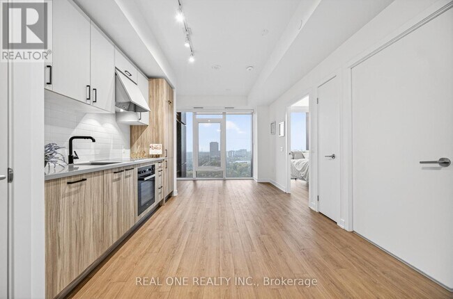 Building Photo - 5 Quarrington Ln