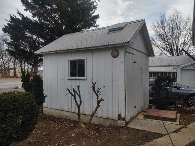 Shed - 1242 S York St