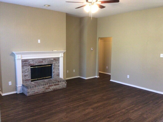 Building Photo - 4728 Sunflower Drive