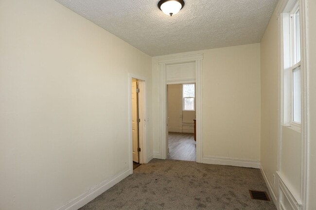 Building Photo - 357 W Barner St