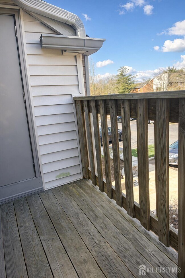 Foto del edificio - 4910 Ravens Crest Dr