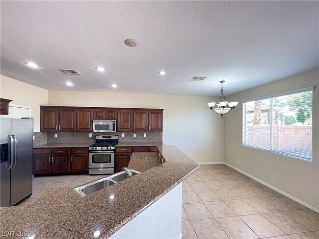 Foto del edificio - 471 Foster Springs Rd