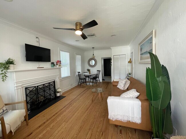 Building Photo - 209 N Swinton Ave
