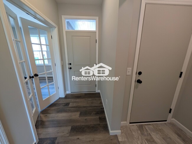 Foto del edificio - 10341 Shadyview Ln N