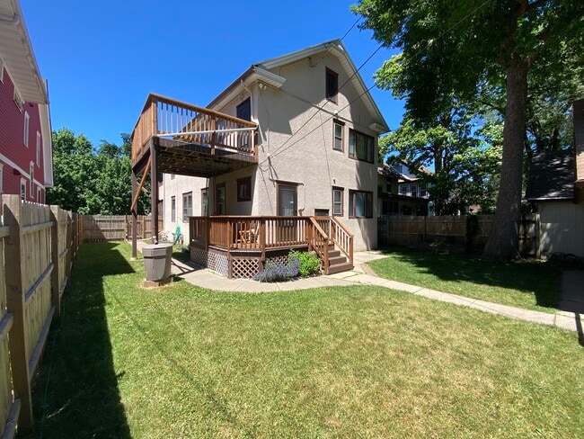 Building Photo - 3121 Emerson Ave S