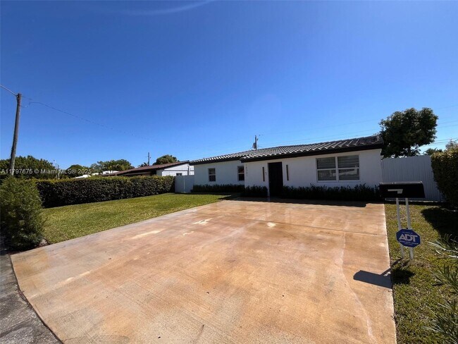 Foto del edificio - 18361 NE 20th Pl