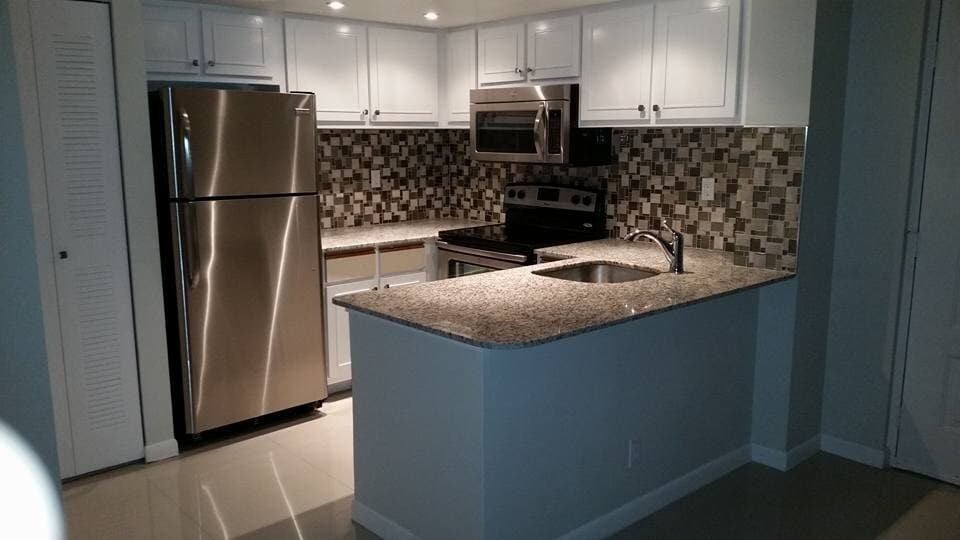 ONE BEDROOM ONE BATHROOM !! WATERFRONT COM... - ONE BEDROOM ONE BATHROOM !! WATERFRONT COM...