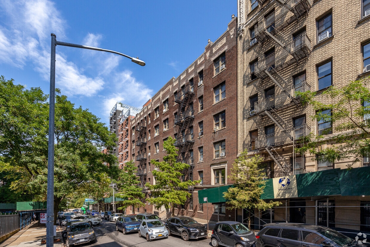 Primary Photo - 613-619 W 140th St