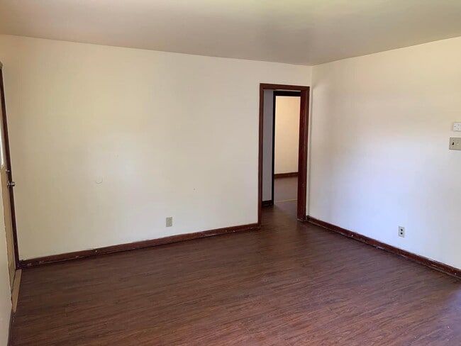 Building Photo - 2240 Margybeth Ave