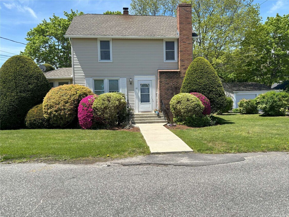 Primary Photo - 12 Hawkins Ave