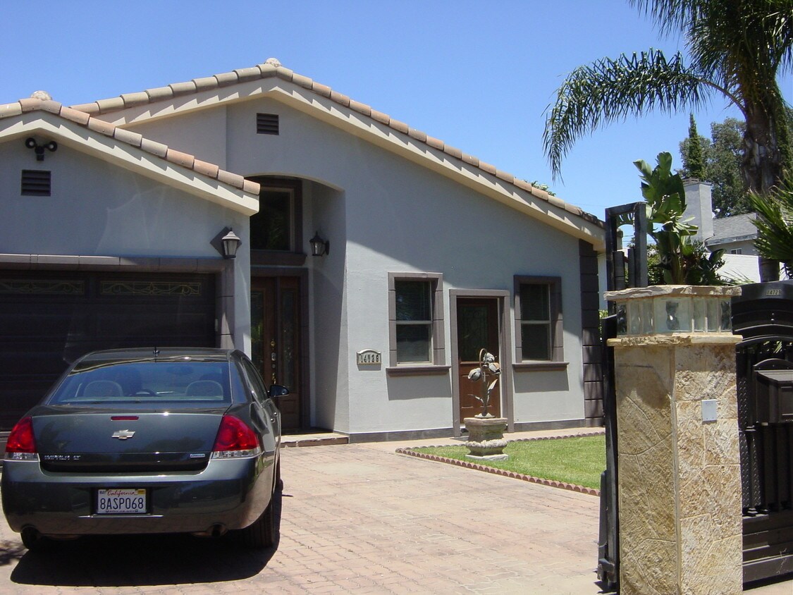 14729 Hartsook St, Los Angeles, CA 91403 Apartments in Los Angeles