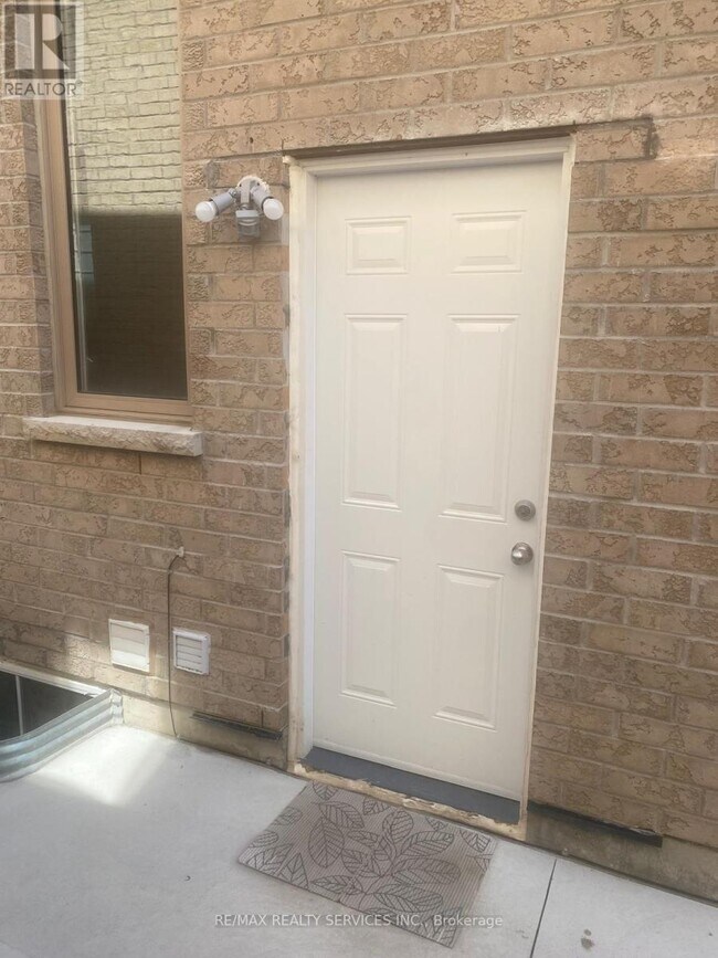 Building Photo - 76 Boathouse Rd