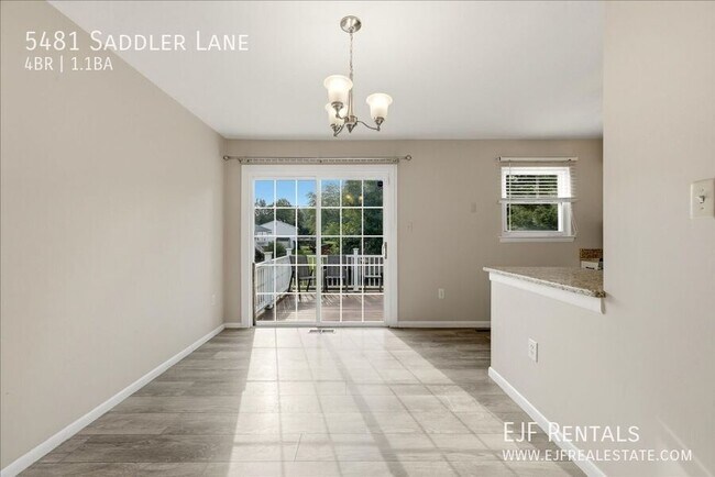 Foto del edificio - 5481 Saddler Ln