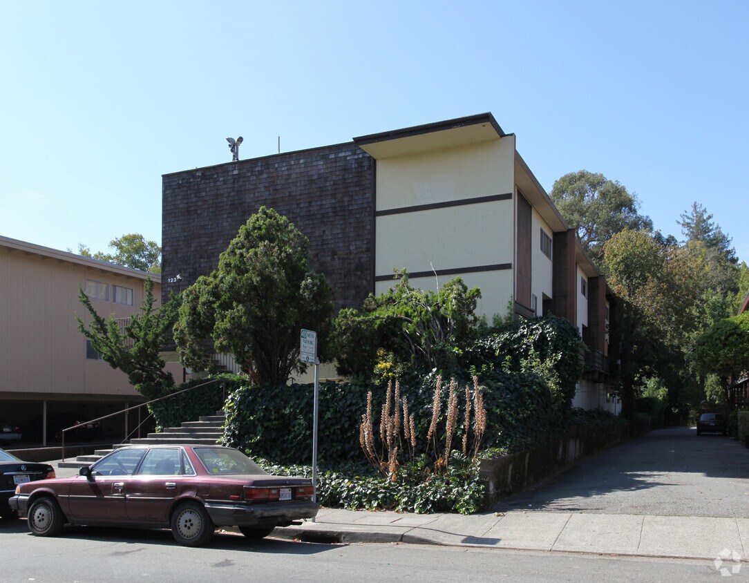 Foto del edificio - 123 Kent Ave