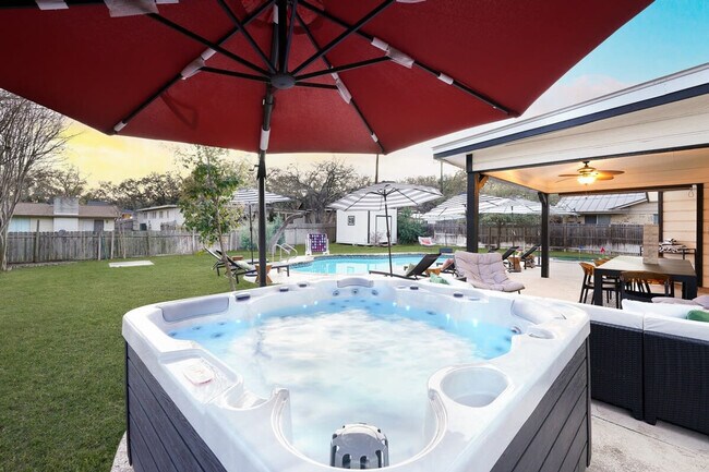 Building Photo - 10807 Mount Ida Dr