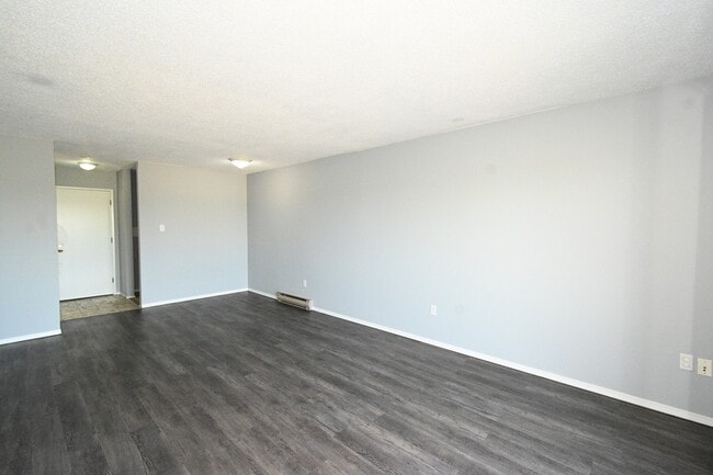 Building Photo - 4280 Quentin Ave