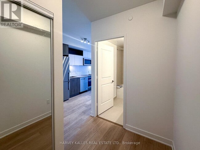 Building Photo - 100 Dalhousie St