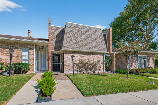 Building Photo - 4426 Basswood Ln