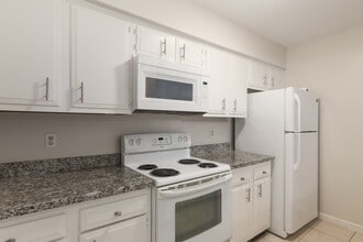 Building Photo - 10555 Turtlewood Ct