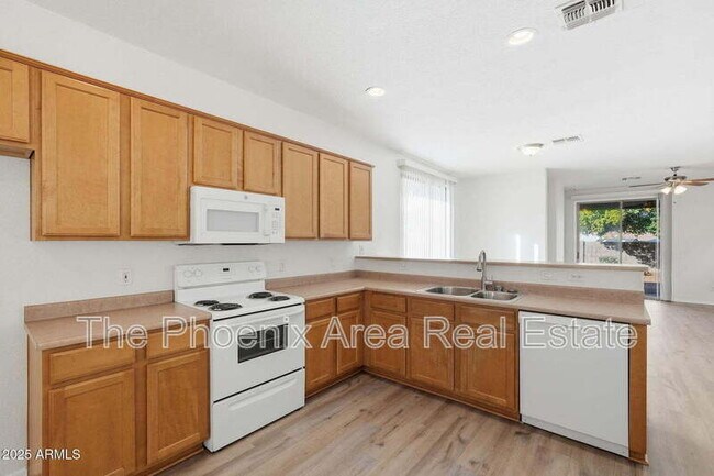 Building Photo - 4188 S Mariposa Dr