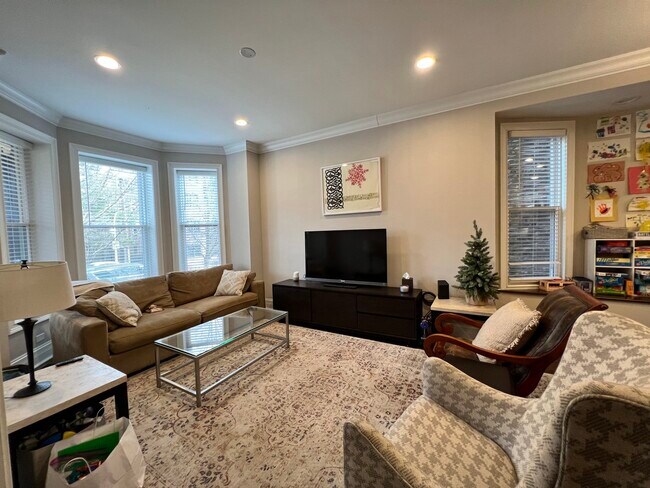 Foto del edificio - 3616 N Bosworth Ave