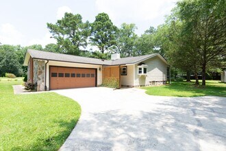 Building Photo - 110 Deerfield Rd