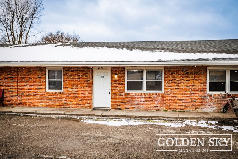 6303 E Piccadilly Rd, Muncie, IN 47303 House for Rent in Muncie, IN