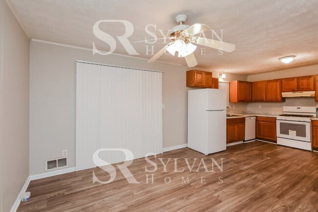 Foto del edificio - The living is easy in this 3 bedroom, 2 ba...