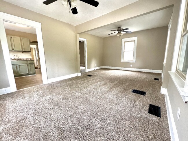 Foto del edificio - 11710 Longmead Ave